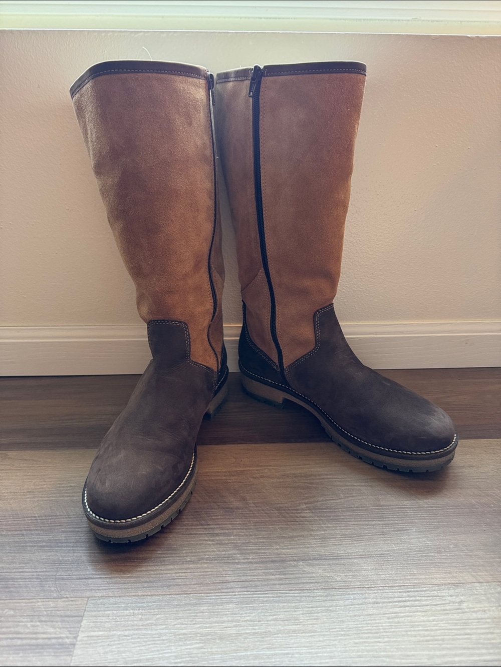 Schnee Brown Suede Leather Boots